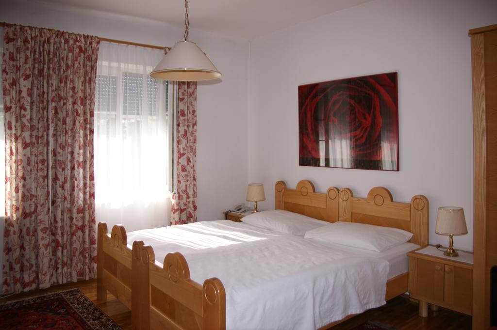 Hotel Gasthof Gerlinde Gibiser Heiligenkreuz im Lafnitztal Pokoj fotografie